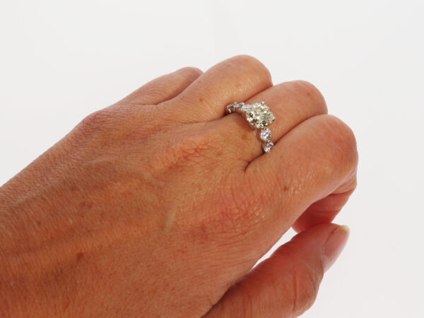 Ring Weißgold mit zimtfarbenem Brillant R2084 – Bild 5